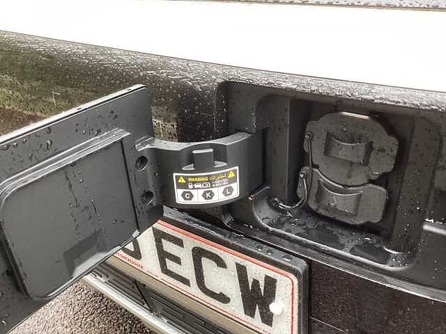 Hyundai INSTER 85kW 02 49kWh 5dr Auto Natural Ivory