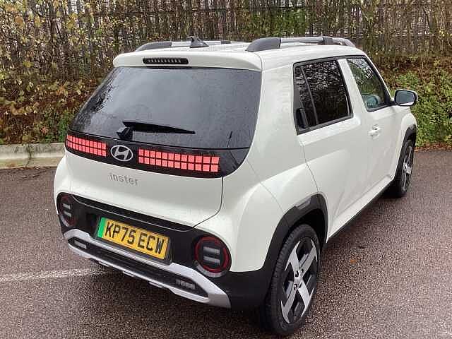 Hyundai INSTER 85kW 02 49kWh 5dr Auto Natural Ivory