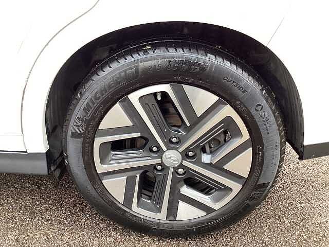 Hyundai KONA 150kW Ultimate 64kWh 5dr Auto Electric Hatchback White