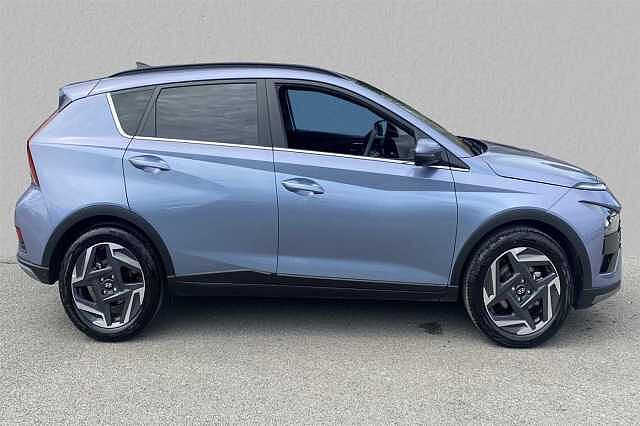 Hyundai BAYON 1.0 T-GDi (100ps) Premium 48 Volt MHEV DCT Pearl - Intense blue