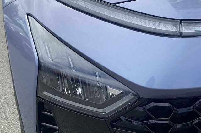 Hyundai BAYON 1.0 T-GDi (100ps) Premium 48 Volt MHEV DCT Pearl - Intense blue