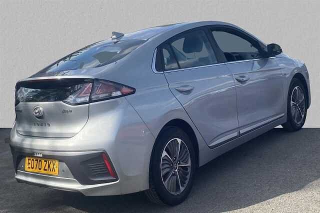 Hyundai IONIQ 1.6 GDi (105ps) Premium Plug-in Hybrid Shimmering Silver