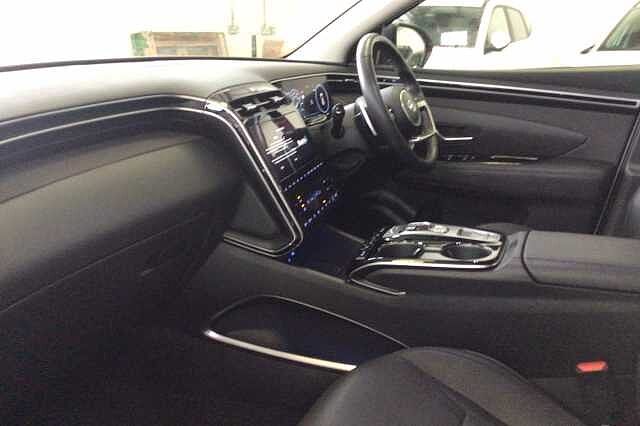 Hyundai TUCSON 1.6 TGDi Plug-in Hybrid Ultimate 5dr 4WD Auto Atlas White
