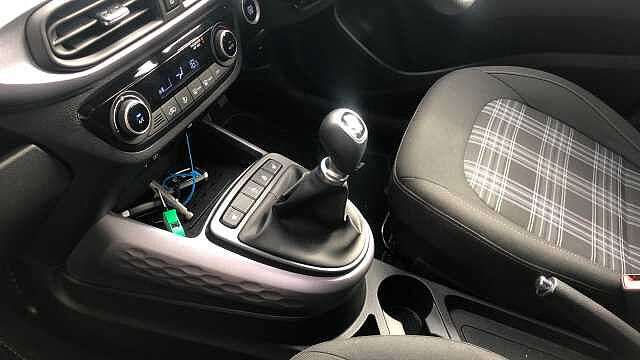 Hyundai I10 1.0 [63] Premium 5dr [Nav] Petrol Hatchback White