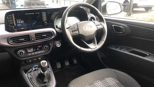 Hyundai I10 1.0 [63] Premium 5dr [Nav] Petrol Hatchback White