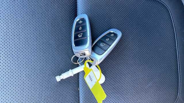 Hyundai TUCSON 1.6 TGDi Hybrid 230 Ultimate 5dr 2WD Auto Hybrid Estate White