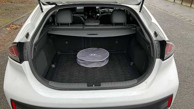 Hyundai IONIQ 100kW Premium SE 38kWh 5dr Auto Electric Hatchback