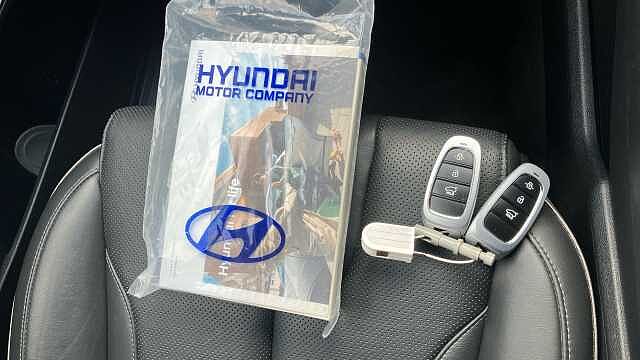 Hyundai SANTA FE 1.6 TGDi Hybrid Premium 5dr Auto Hybrid Estate Blue
