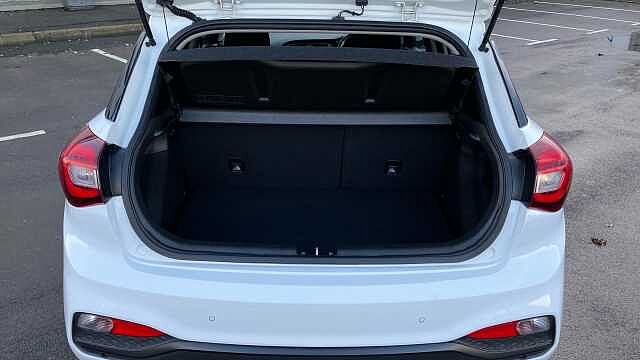 Hyundai i20 1.2 MPi Premium Nav 5dr Petrol Hatchback