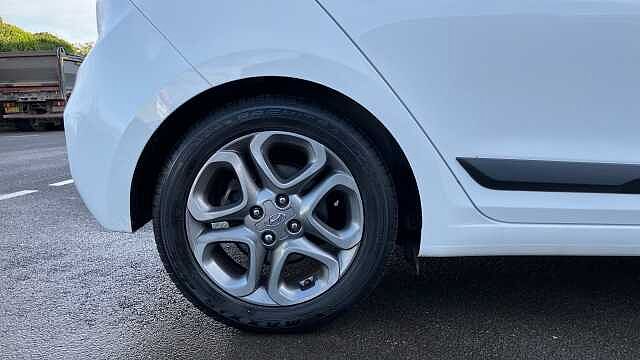 Hyundai i20 1.2 MPi Premium Nav 5dr Petrol Hatchback