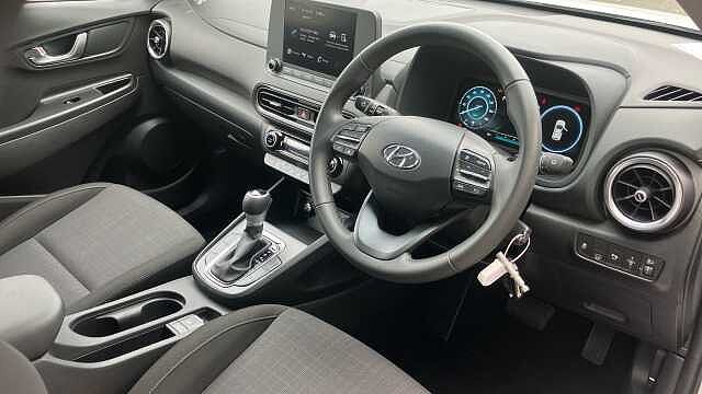 Hyundai KONA 1.6 GDi Hybrid SE Connect 5dr DCT Hybrid Hatchback White