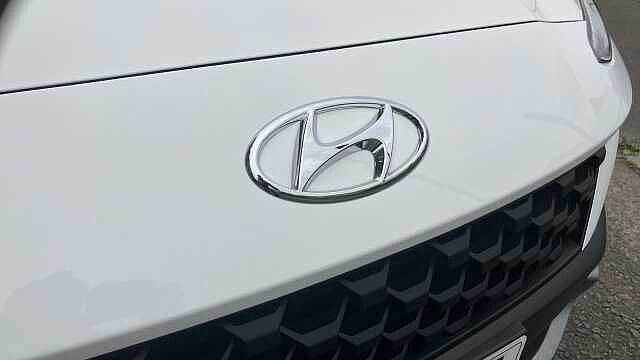 Hyundai KONA 1.6 GDi Hybrid SE Connect 5dr DCT Hybrid Hatchback White