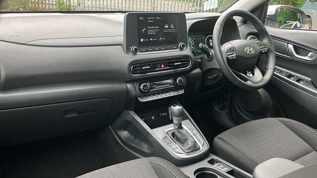 Hyundai KONA 1.6 GDi Hybrid SE Connect 5dr DCT Hybrid Hatchback White