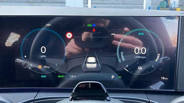 Hyundai SANTA FE 1.6 TGDi Plug-in Hybrid Calligraphy 5dr 4WD Auto Estate Metallic - Ecotronic Grey