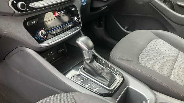 Hyundai IONIQ 1.6 GDi Plug-in Hybrid Premium 5dr DCT Hatchback