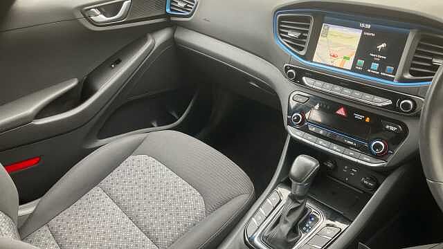 Hyundai IONIQ 1.6 GDi Plug-in Hybrid Premium 5dr DCT Hatchback