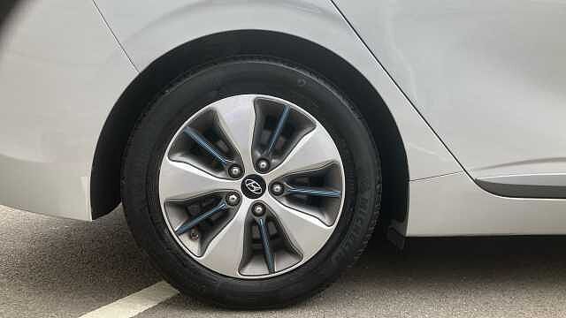 Hyundai IONIQ 1.6 GDi Plug-in Hybrid Premium 5dr DCT Hatchback