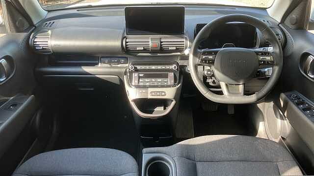Hyundai INSTER 85kW 02 49kWh 5dr Auto Electric Hatchback White