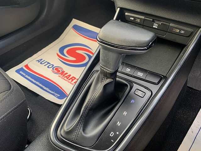 Hyundai BAYON 1.0 TGDi 48V MHEV SE Connect 5dr DCT Red