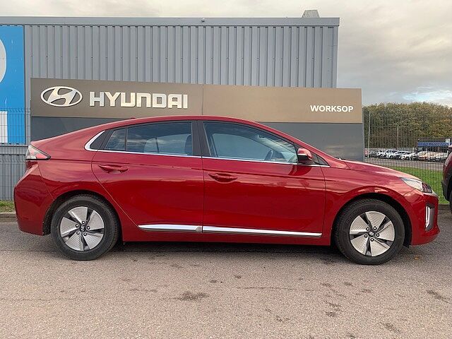 Hyundai IONIQ 1.6 GDi Hybrid Premium 5dr DCT Red