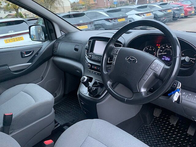 Hyundai i800 2.5 CRDi SE Nav 5dr