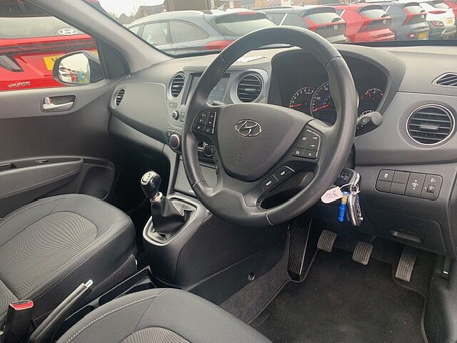 Hyundai i10 1.0 Premium 5dr