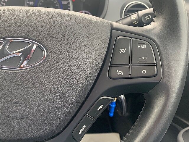 Hyundai i10 1.0 Premium 5dr