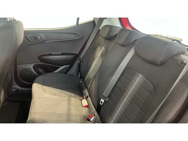 Hyundai I10 1.2 MPi SE Connect 5dr Auto Red