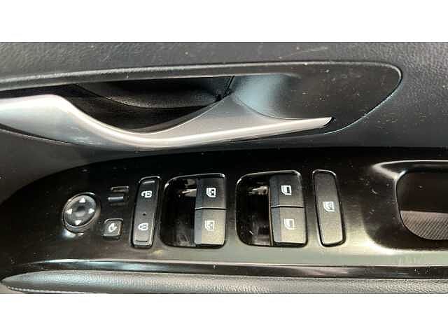 Hyundai TUCSON 1.6 TGDi Hybrid 230 SE Connect 5dr 2WD Auto WHITE