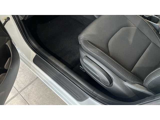 Hyundai I30 1.0T GDI SE Nav 5dr White