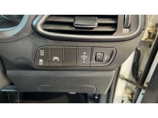 Hyundai I30 1.0T GDI SE Nav 5dr White