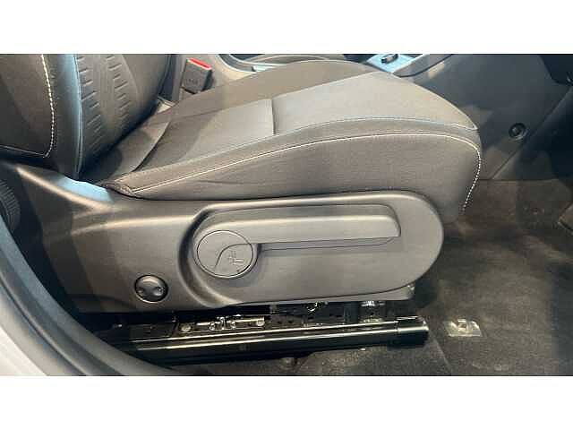 Hyundai KONA 160kW Advance 65kWh 5dr Auto SILVER