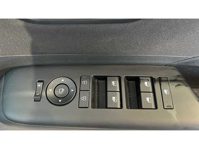 Hyundai KONA 160kW Advance 65kWh 5dr Auto SILVER