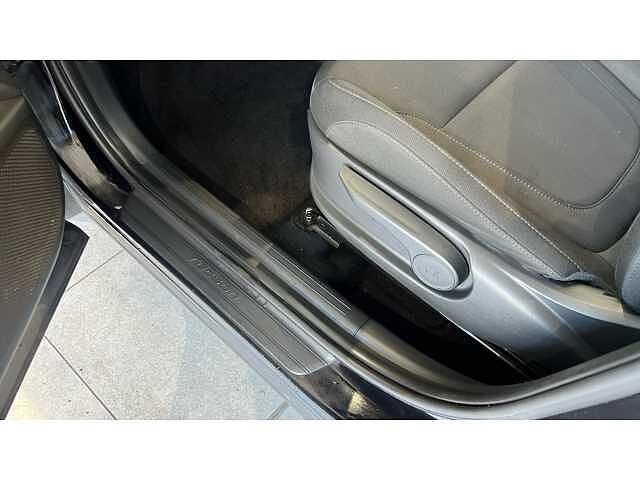 Hyundai TUCSON 1.6 TGDi Hybrid 230 SE Connect 5dr 2WD Auto Black