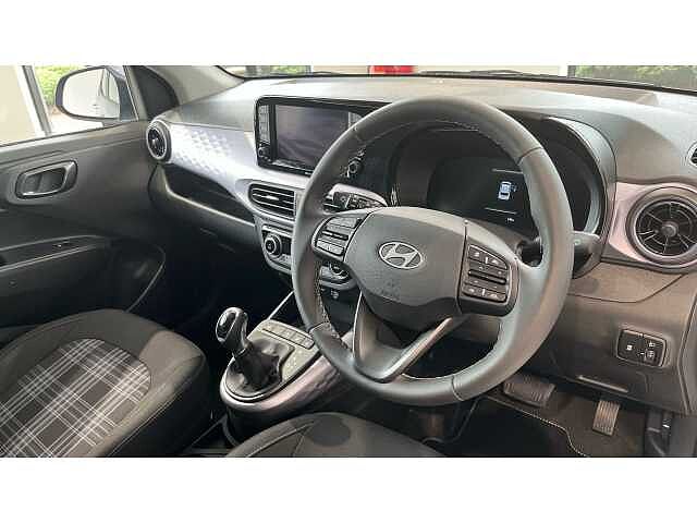 Hyundai I10 i10 5Dr HAT 1.2 MPi 79ps Premium NAV AU Meta Blue