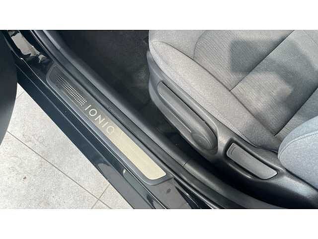 Hyundai Ioniq IONIQ 100kW Premium 38kWh 5dr Auto