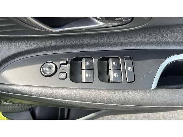 Hyundai BAYON Bayon HAT 1.0 T-gdi 90PS Tech Line DCT Lucid Lime