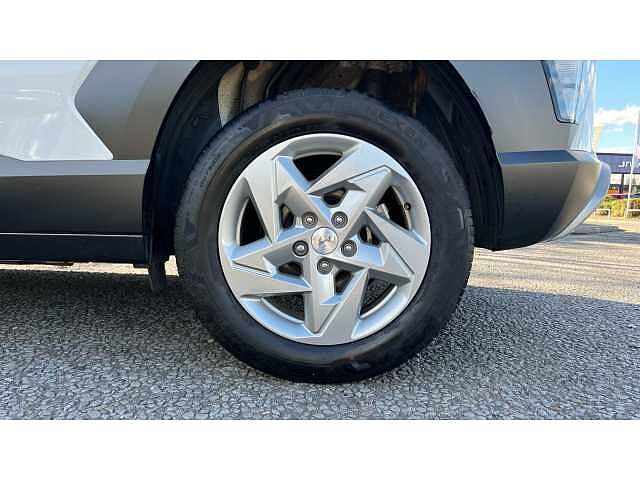 Hyundai KONA KONA 1.6T 138 Advance 5dr Serenity White