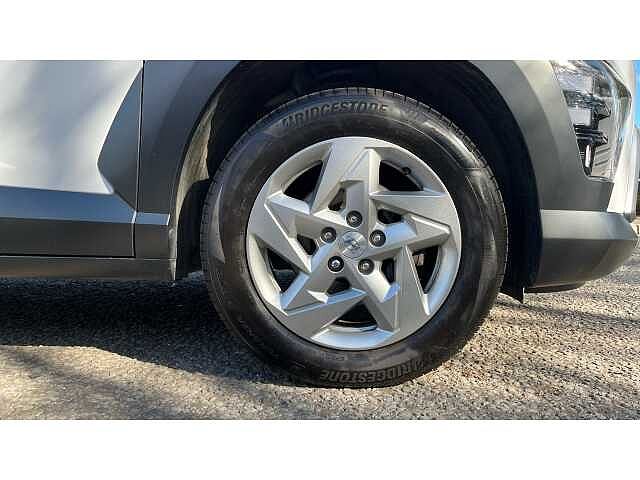 Hyundai KONA KONA 1.6T 138 Advance 5dr Serenity White