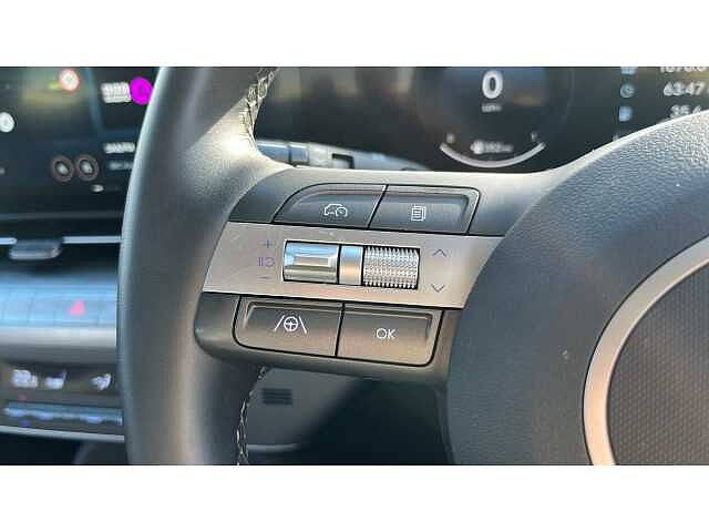 Hyundai KONA KONA 1.6T 138 Advance 5dr Serenity White