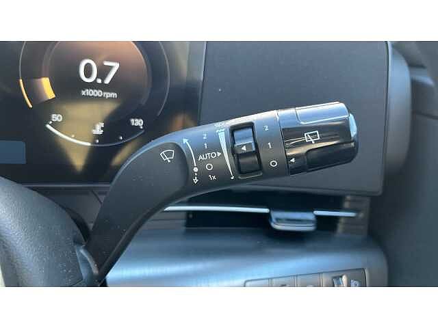 Hyundai KONA KONA 1.6T 138 Advance 5dr Serenity White