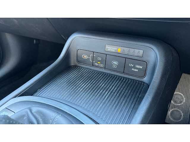 Hyundai KONA KONA 1.6T 138 Advance 5dr Serenity White