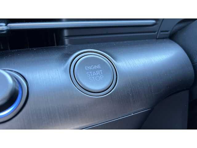 Hyundai KONA KONA 1.6T 138 Advance 5dr Serenity White