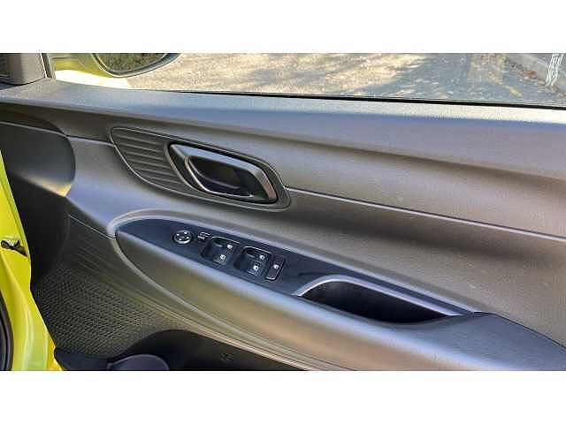 Hyundai I20 I20 1.0T GDi 90 Black Line 5dr DCT Lucid Lime