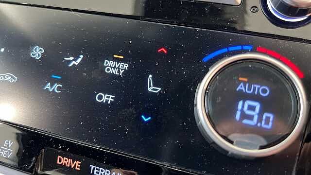 Hyundai SANTA FE 1.6 TGDi Plug-in Hybrid Calligraphy 5dr 4WD Auto Olive Green