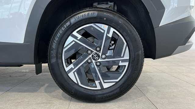 Hyundai TUCSON 1.6T Hybrid Advance 5dr Auto Atlas White