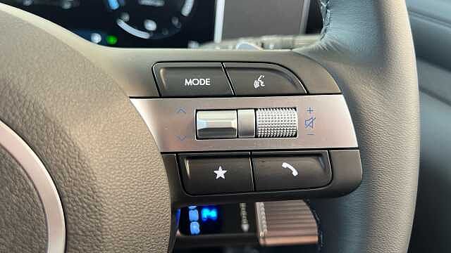 Hyundai TUCSON 1.6T Hybrid Advance 5dr Auto Atlas White