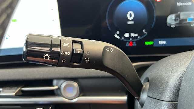 Hyundai TUCSON 1.6T Hybrid Advance 5dr Auto Atlas White