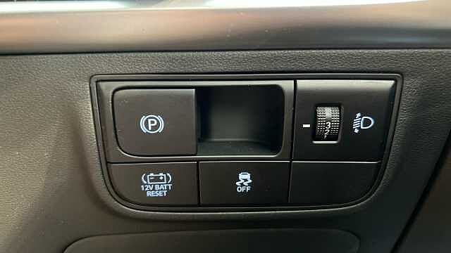 Hyundai TUCSON 1.6T Hybrid Advance 5dr Auto Atlas White