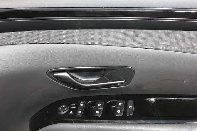 Hyundai TUCSON 1.6 TGDi Plug-in Hybrid N Line 5dr 4WD Auto White